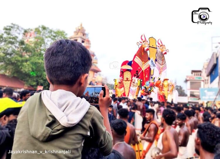 ഞക്കനാൽ പടിഞ്ഞാറെ കര "വിശ്വപ്രജാപതി കാലഭൈരവൻ"